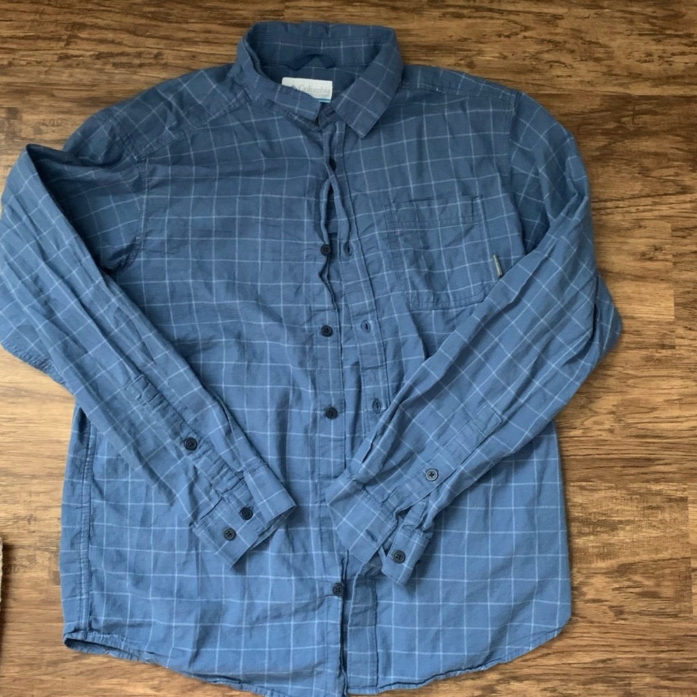 Men’s large button down Columbia shirt